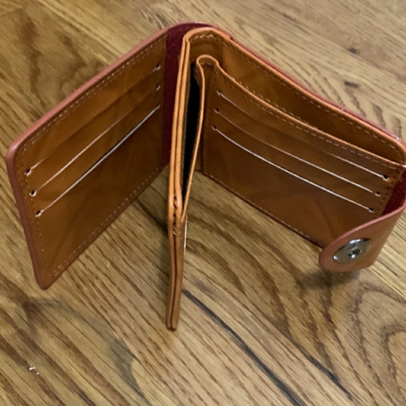 Mens Leather Bifold brown Wallet with sections, NWT - Picture 3 of 7